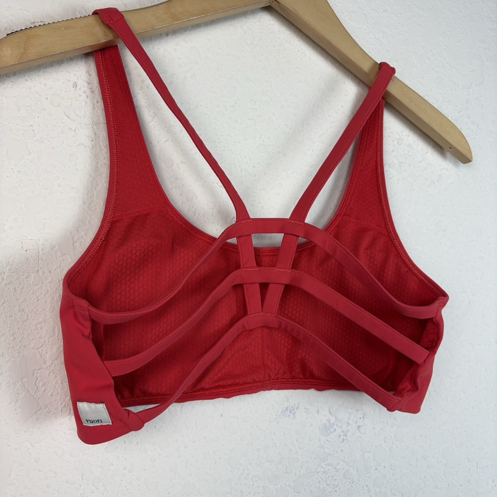 Vuori Women's Yosemite Bra Size Medium Red Sports Bra Strappy
